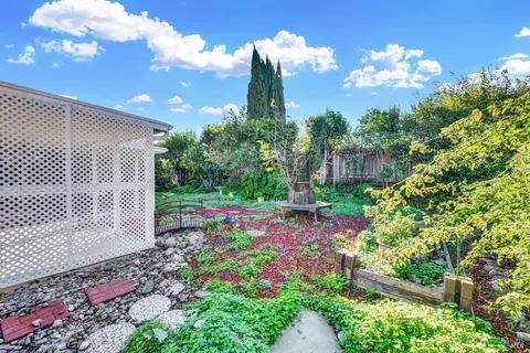 Exterior - 1355 W H St, Dixon, CA 95620 photo 9 of 16