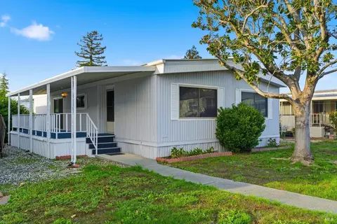 72 Michael Dr, Petaluma, CA 94954