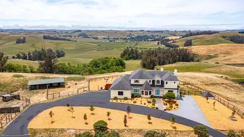 4201 Bloomfield Rd, Sebastopol, CA 95472