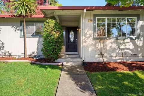 2309 Parkwood Ct, Santa Rosa, CA 95409