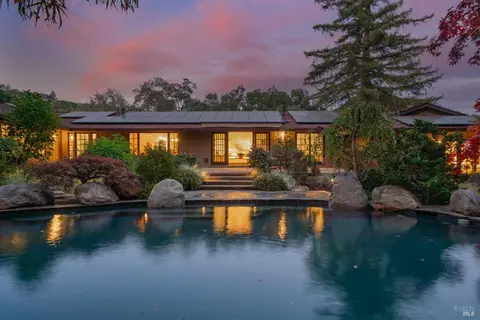 2294 Boysen Ln, Saint Helena, CA 94574