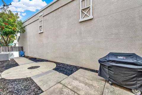 Exterior - 741 Greentree Cir, Fairfield, CA 94534 photo 2 of 9