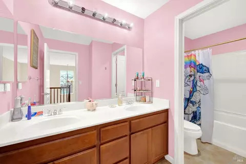 Bath - 741 Greentree Cir, Fairfield, CA 94534 photo 2 of 5