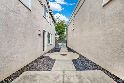 Exterior - 741 Greentree Cir, Fairfield, CA 94534 photo 3 of 9