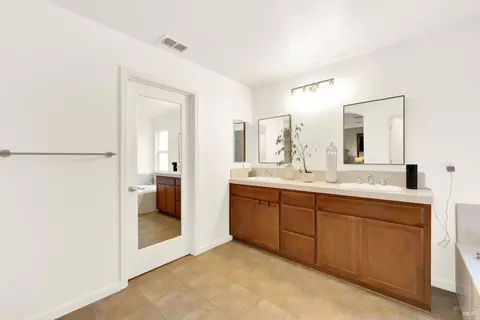 Entry Way - 741 Greentree Cir, Fairfield, CA 94534 photo 11 of 11