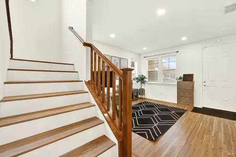 Entry Way - 741 Greentree Cir, Fairfield, CA 94534 photo 4 of 11