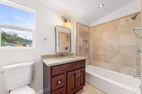 Bath - 550 Steffan St, Vallejo, CA 94591 photo 5 of 5