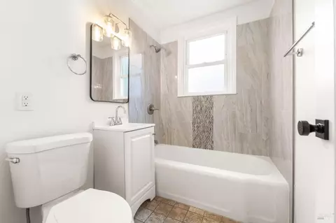 Bath - 550 Steffan St, Vallejo, CA 94591 photo 3 of 5