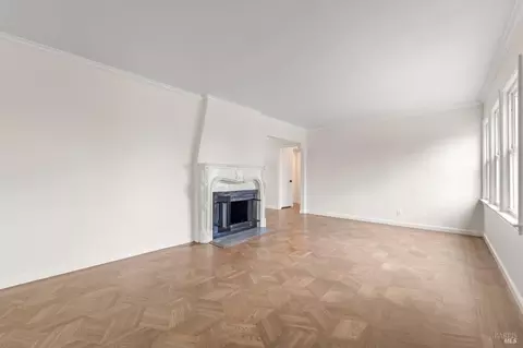 Living - 550 Steffan St, Vallejo, CA 94591 photo 3 of 12