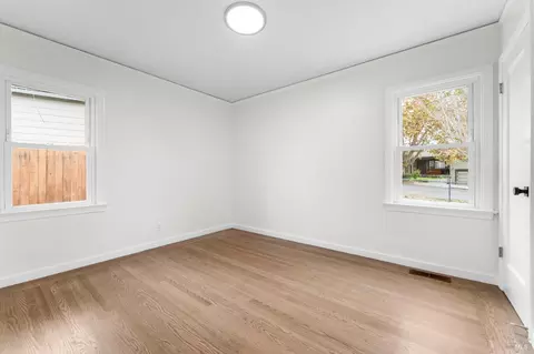 Bedroom - 550 Steffan St, Vallejo, CA 94591 photo 4 of 10