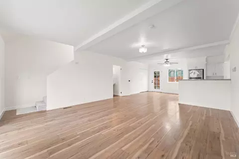 Living - 550 Steffan St, Vallejo, CA 94591 photo 12 of 12