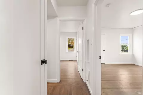 Entry Way - 550 Steffan St, Vallejo, CA 94591 photo 1 of 2