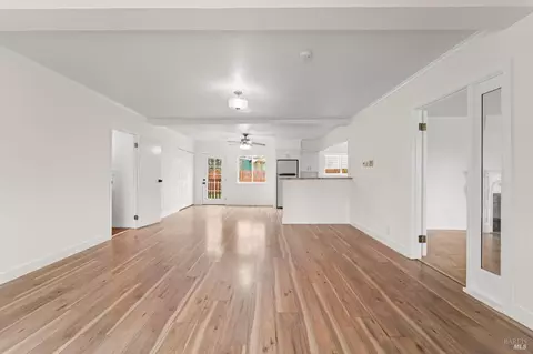 Living - 550 Steffan St, Vallejo, CA 94591 photo 10 of 12