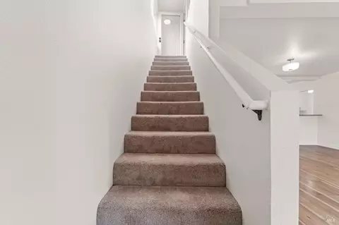 Entry Way - 550 Steffan St, Vallejo, CA 94591 photo 2 of 2