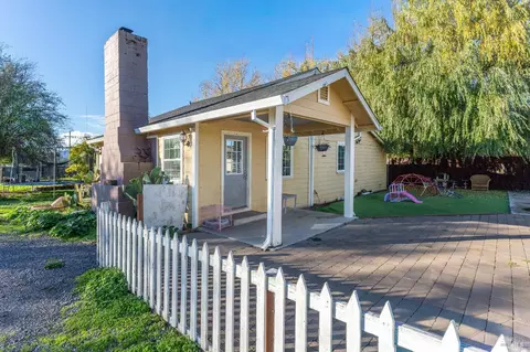 2580 Center Valley Rd, Willits, CA 95490