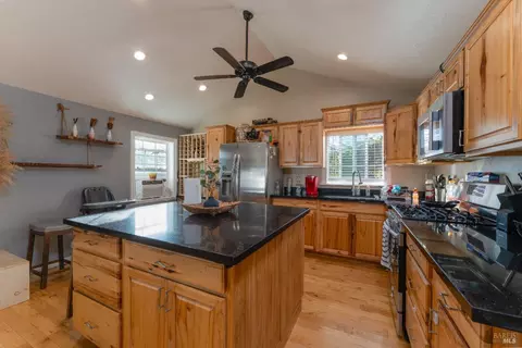 2580 Center Valley Rd, Willits, CA 95490 photo 3