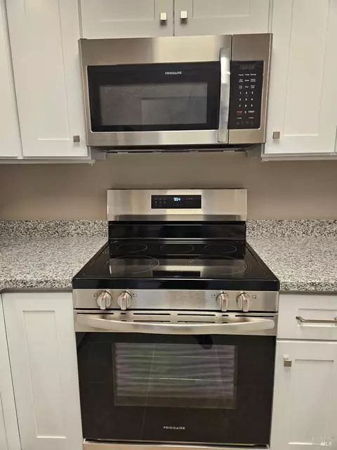 Kitchen - 2601 Sinclair Ave #6, Concord, CA 94519 photo 4 of 7
