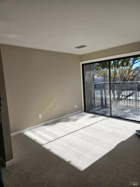 Living - 2601 Sinclair Ave #6, Concord, CA 94519 photo 2 of 2
