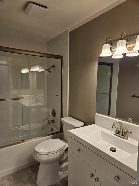 Bath - 2601 Sinclair Ave #6, Concord, CA 94519 photo 1 of 3