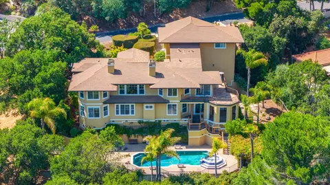 6 Leona Dr, San Rafael, CA 94903