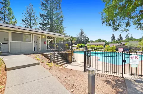 Exterior - 830 Augusta Cir, Napa, CA 94558 photo 8 of 14