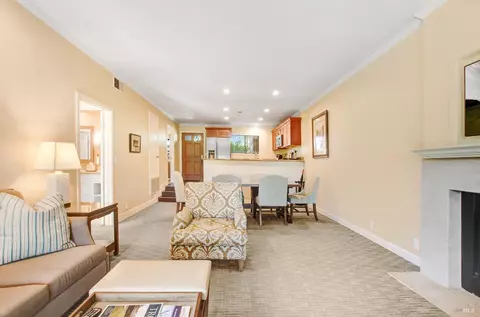 Living - 830 Augusta Cir, Napa, CA 94558 photo 3 of 5