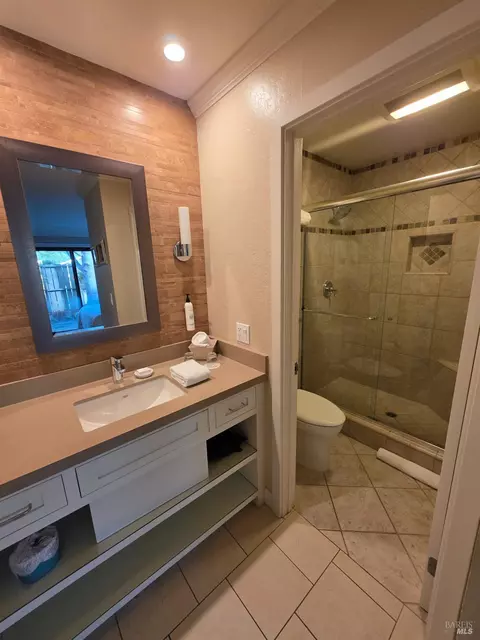 Bath - 830 Augusta Cir, Napa, CA 94558 photo 2 of 2