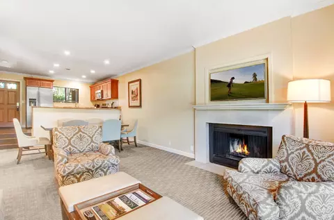 Living - 830 Augusta Cir, Napa, CA 94558 photo 2 of 5