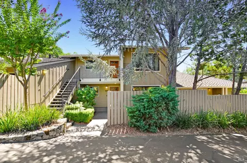 Exterior - 830 Augusta Cir, Napa, CA 94558 photo 6 of 14