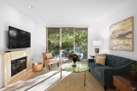 200 Deer Valley Rd #1C, San Rafael, CA 94903