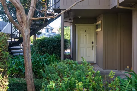 7651 Camino Colegio, Rohnert Park, CA 94928