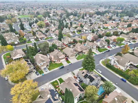 View/Area - 462 Eagle Ln, Vacaville, CA 95687 photo 3 of 5
