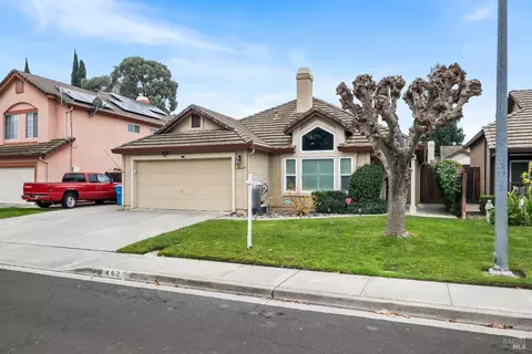 Exterior - 462 Eagle Ln, Vacaville, CA 95687 photo 3 of 12