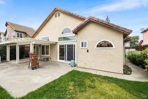 Exterior - 462 Eagle Ln, Vacaville, CA 95687 photo 12 of 12
