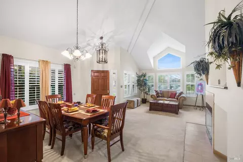 Dining - 462 Eagle Ln, Vacaville, CA 95687 photo 2 of 2