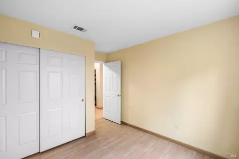 Bedroom - 462 Eagle Ln, Vacaville, CA 95687 photo 2 of 2