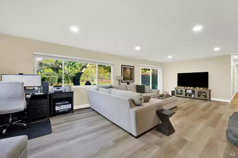 Living - 4118 Georgia St, Vallejo, CA 94591 photo 3 of 3