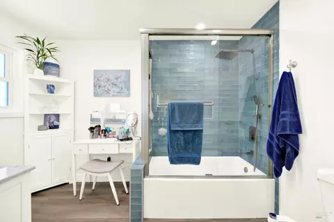 Bath - 4118 Georgia St, Vallejo, CA 94591 photo 1 of 7