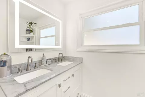 Bath - 4118 Georgia St, Vallejo, CA 94591 photo 4 of 7