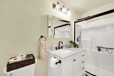 Bath - 4118 Georgia St, Vallejo, CA 94591 photo 6 of 7