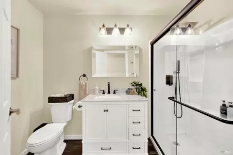 Bath - 4118 Georgia St, Vallejo, CA 94591 photo 5 of 7