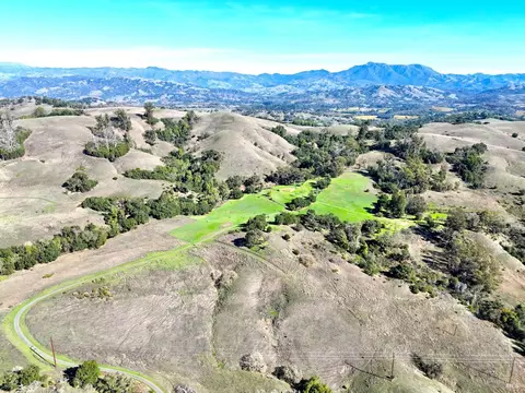 13000 Los Amigos Rd, Healdsburg, CA 95448