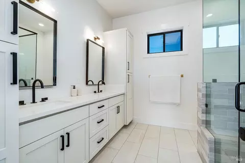 Bath - 6140 Gilmore Ave, Cotati, CA 94931 photo 1 of 6
