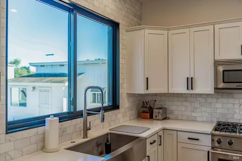 Kitchen - 6140 Gilmore Ave, Cotati, CA 94931 photo 4 of 4