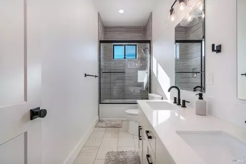 Bath - 6140 Gilmore Ave, Cotati, CA 94931 photo 5 of 6
