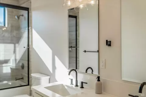 Bath - 6140 Gilmore Ave, Cotati, CA 94931 photo 6 of 6