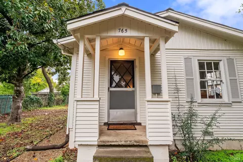 765 Center St, Sonoma, CA 95476