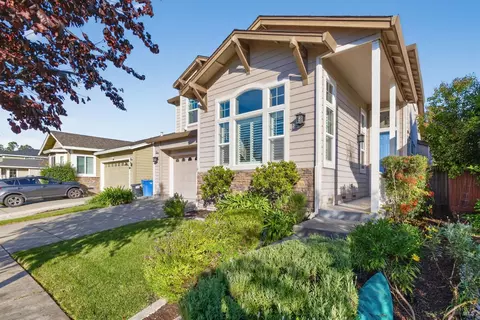 Exterior - 8050 Leno Dr, Windsor, CA 95492 photo 3 of 9
