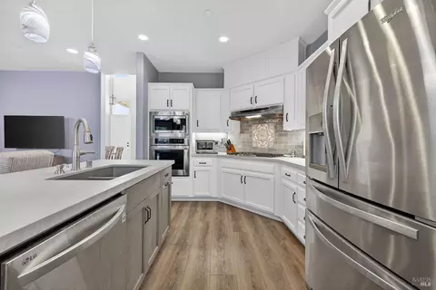 Kitchen - 8050 Leno Dr, Windsor, CA 95492 photo 3 of 9