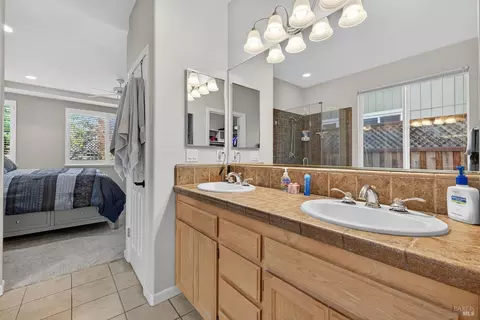 Bath - 8050 Leno Dr, Windsor, CA 95492 photo 1 of 4